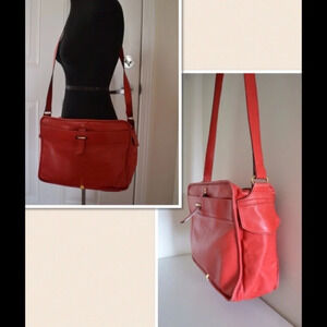 Beautiful Gherardini cross body or shoulder bag!